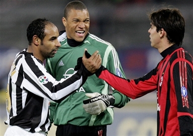 世体：巴萨还没有收到对特狮的报价，他们希望他先彻底康复（世体：巴萨尚未收到特尔施特根的报价，俱乐部希望他先完全康复）