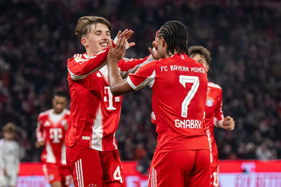 法比奥晒照：仔细看我受伤的右膝，你就知道我们队付出了一切（法比奥晒图：看我的右膝伤就懂，球队已拼尽所有）