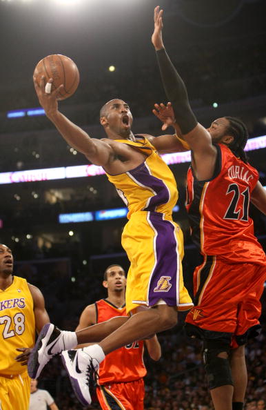 上海海港实现中超三连冠，为中国顶级联赛历史第三队（上海海港夺得中超三连冠，成中国顶级联赛史上第三队）